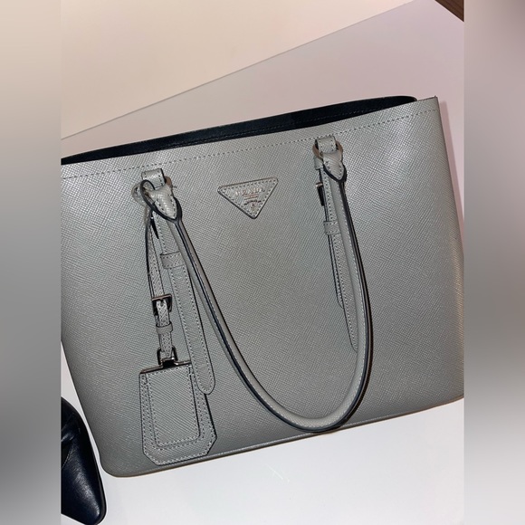 Prada-Saffiano Cuir Large Double Tote Bag with strap - Picture 9 of 15